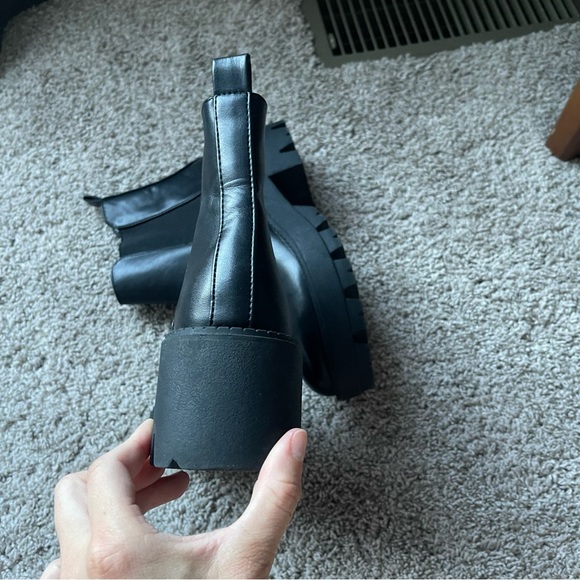 Urban Outfitters Black Chunky Platform Boot Size 7 - Picture 3 of 10